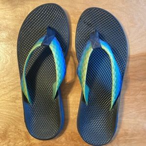Chaco flip flops size 9